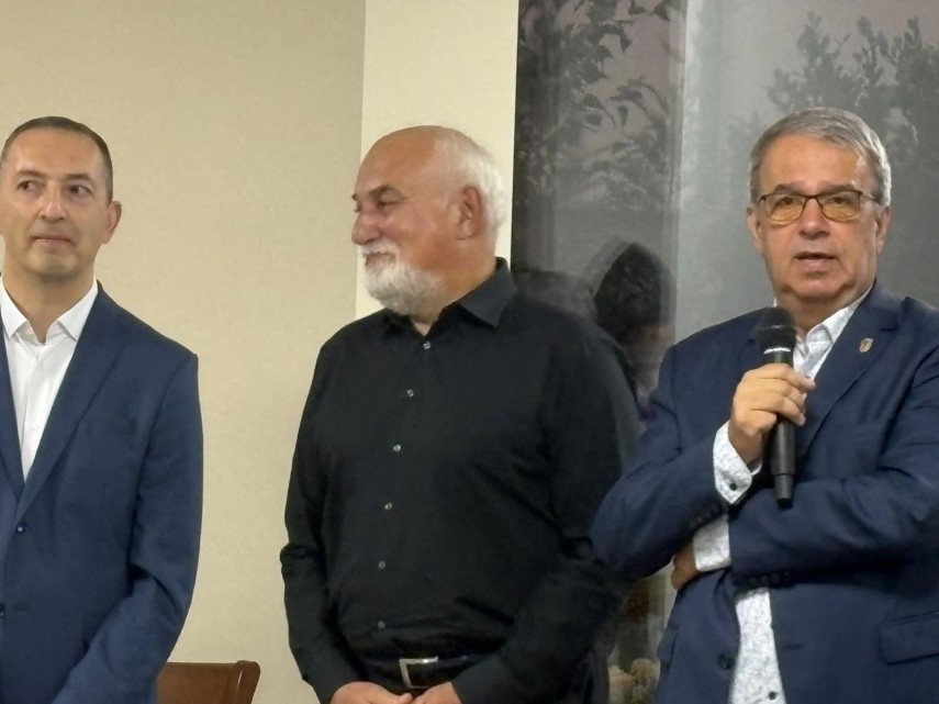 foto vergil chitac la inaugurarea centrului cultural armean din constanta unitatea nu inseamna uniformitate foto vergil chitac la inaugurarea centrului cultural armean din constanta unitatea nu inseamna uniformitate