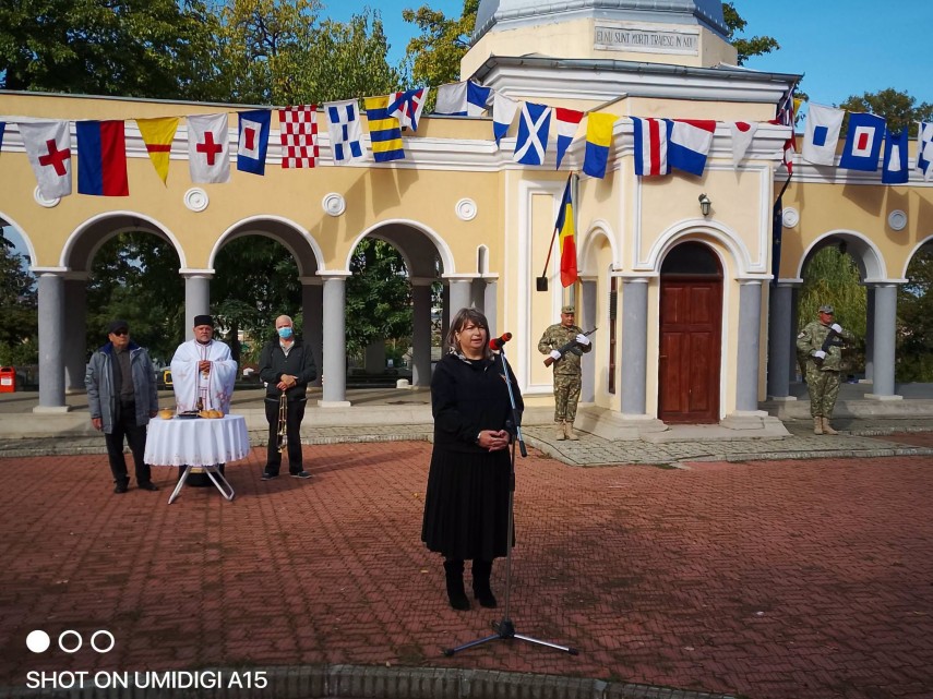 foto ziua armatei romaniei marcata la tulcea mesajul transmis de vicepresedintele cj lavinia vizauer foto ziua armatei romaniei marcata la tulcea mesajul transmis de vicepresedintele cj lavinia vizauer
