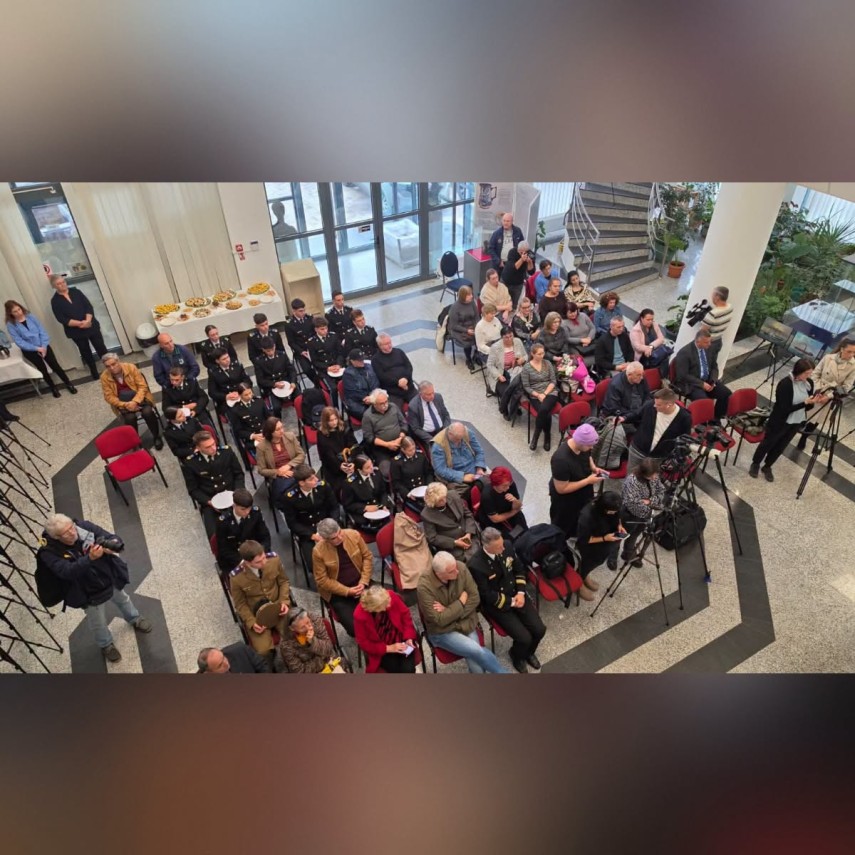 foto istoria marinei romane redata in culori elevii colegiului militar alexandru ioan cuza constata la foto istoria marinei romane redata in culori elevii colegiului militar alexandru ioan cuza constata la