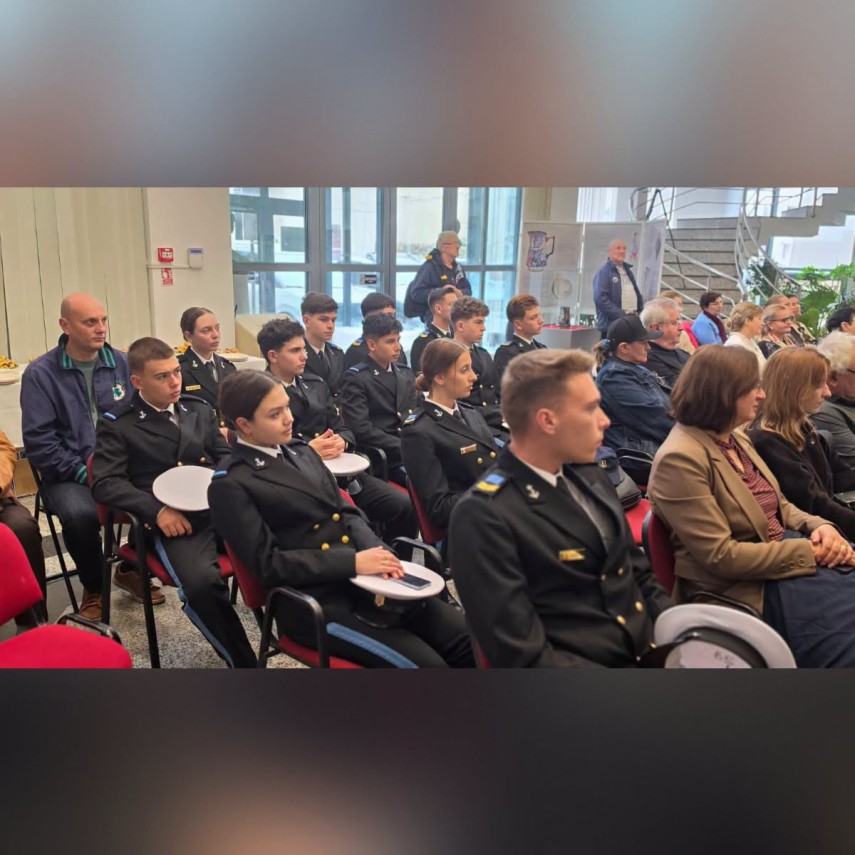 foto istoria marinei romane redata in culori elevii colegiului militar alexandru ioan cuza constata la foto istoria marinei romane redata in culori elevii colegiului militar alexandru ioan cuza constata la