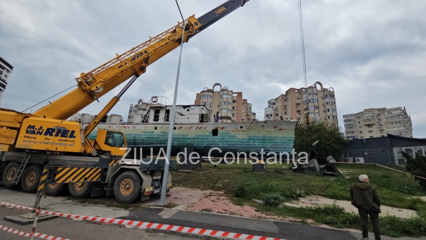 foto video a inceput demolarea ultimului vaporas din constanta simbolul de la intrarea in oras dispare foto video a inceput demolarea ultimului vaporas din constanta simbolul de la intrarea in oras dispare