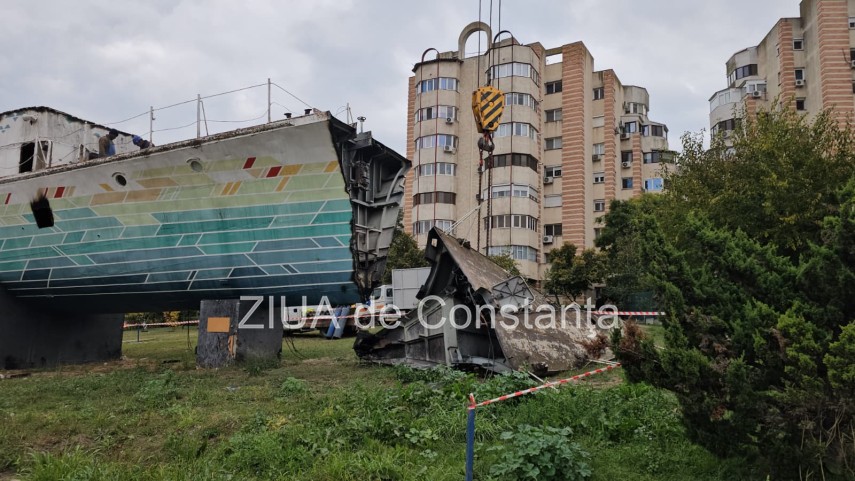 foto video a inceput demolarea ultimului vaporas din constanta simbolul de la intrarea in oras dispare foto video a inceput demolarea ultimului vaporas din constanta simbolul de la intrarea in oras dispare
