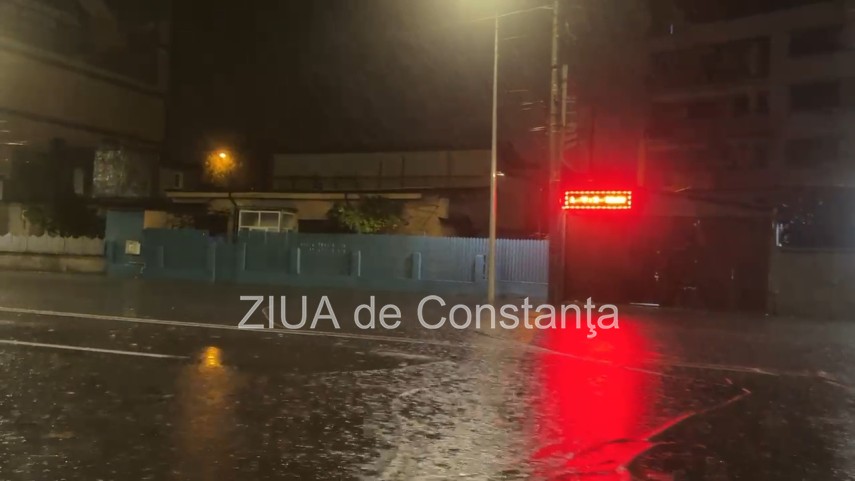 foto video strada soveja din constanta inchisa de politisti din cauza inundatiei 958273 foto video strada soveja din constanta inchisa de politisti din cauza inundatiei 958273