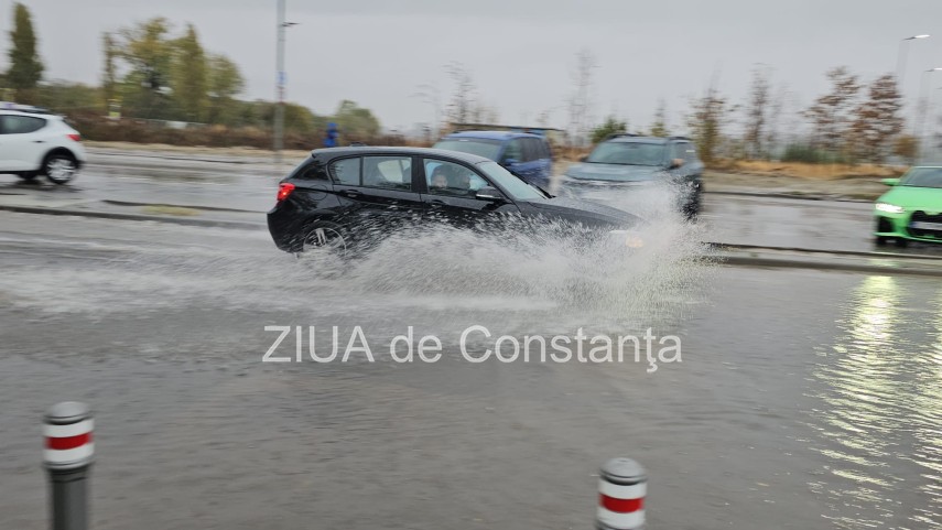 foto video ploaie torentiala la constanta judetul se afla sub cod galben de precipitatii 958236 foto video ploaie torentiala la constanta judetul se afla sub cod galben de precipitatii 958236