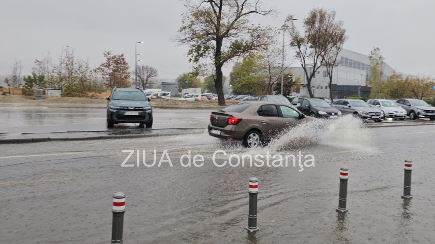 foto video ploaie torentiala la constanta judetul se afla sub cod galben de precipitatii 958236 foto video ploaie torentiala la constanta judetul se afla sub cod galben de precipitatii 958236
