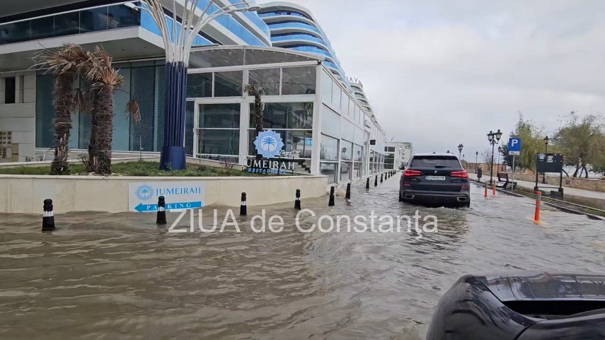foto video imagini de la malul marii plaja din mamaia nord inundata dupa ploile torentiale din constanta foto video imagini de la malul marii plaja din mamaia nord inundata dupa ploile torentiale din constanta