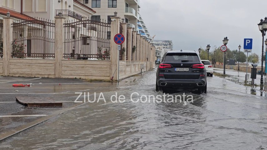 foto video imagini de la malul marii plaja din mamaia nord inundata dupa ploile torentiale din constanta foto video imagini de la malul marii plaja din mamaia nord inundata dupa ploile torentiale din constanta