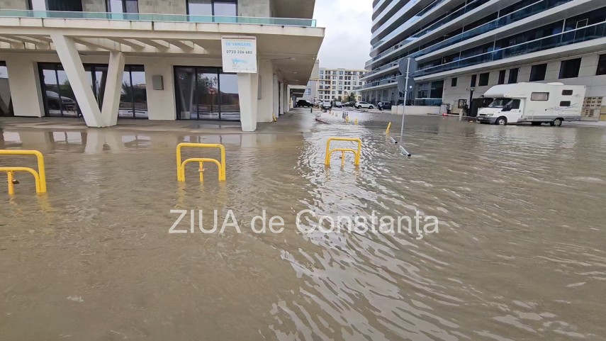 foto video imagini de la malul marii plaja din mamaia nord inundata dupa ploile torentiale din constanta foto video imagini de la malul marii plaja din mamaia nord inundata dupa ploile torentiale din constanta
