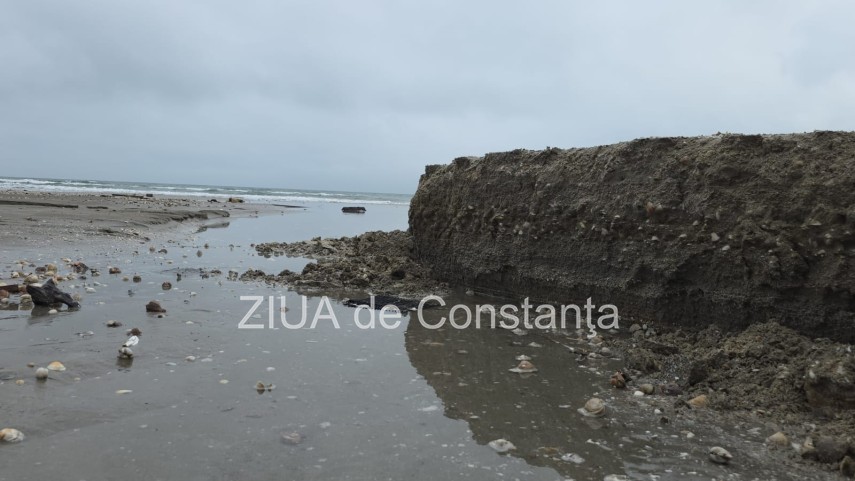 foto video imagini de la malul marii plaja din mamaia nord inundata dupa ploile torentiale din constanta foto video imagini de la malul marii plaja din mamaia nord inundata dupa ploile torentiale din constanta