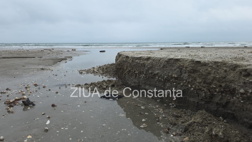 foto video imagini de la malul marii plaja din mamaia nord inundata dupa ploile torentiale din constanta foto video imagini de la malul marii plaja din mamaia nord inundata dupa ploile torentiale din constanta