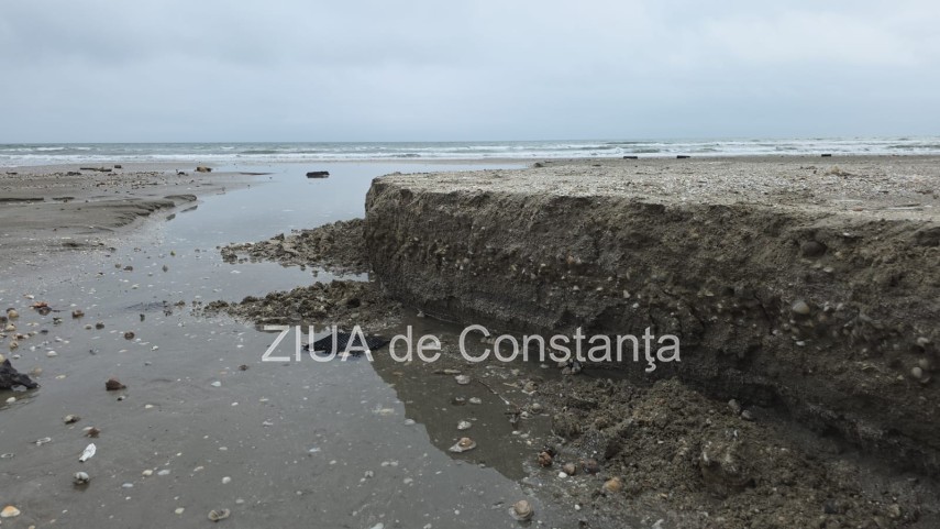 foto video imagini de la malul marii plaja din mamaia nord inundata dupa ploile torentiale din constanta foto video imagini de la malul marii plaja din mamaia nord inundata dupa ploile torentiale din constanta