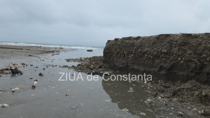 foto video imagini de la malul marii plaja din mamaia nord inundata dupa ploile torentiale din constanta foto video imagini de la malul marii plaja din mamaia nord inundata dupa ploile torentiale din constanta