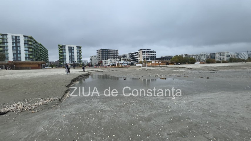 foto video imagini de la malul marii plaja din mamaia nord inundata dupa ploile torentiale din constanta foto video imagini de la malul marii plaja din mamaia nord inundata dupa ploile torentiale din constanta