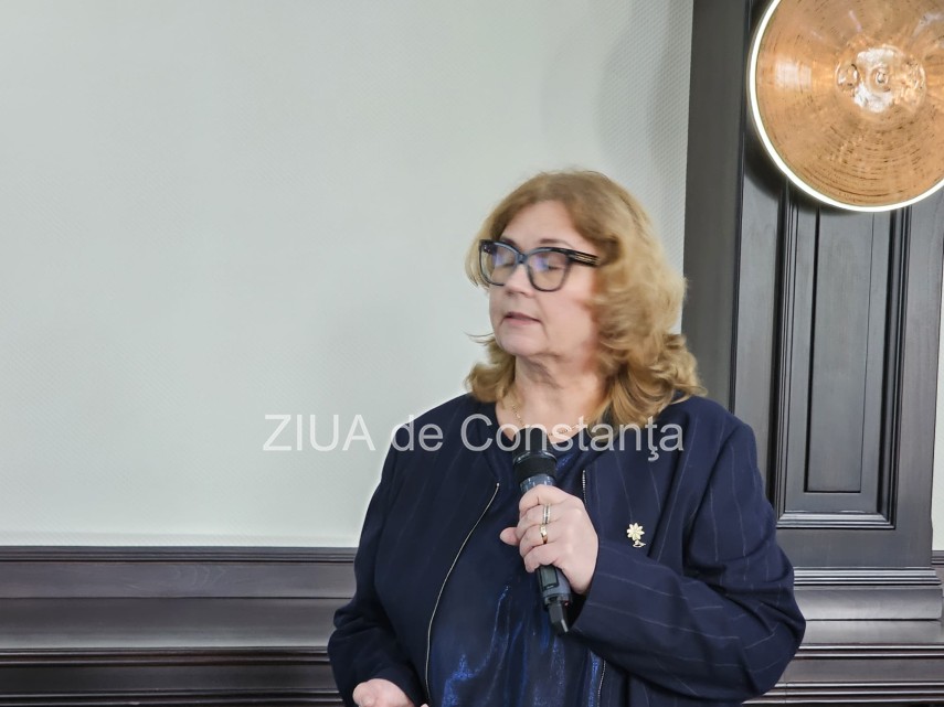 foto florin mitroi prezinta bilantul ultimilor doi ani inaintea conferintei de presa de la sedinta cj foto florin mitroi prezinta bilantul ultimilor doi ani inaintea conferintei de presa de la sedinta cj