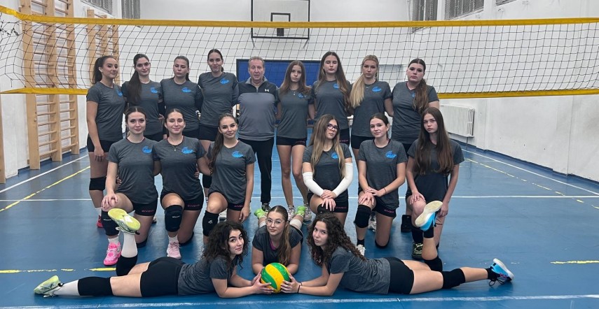 volei fetele de la cs laguna bp hasdeu constanta pe locul doi dupa primul turneu din campionatul national volei fetele de la cs laguna bp hasdeu constanta pe locul doi dupa primul turneu din campionatul national