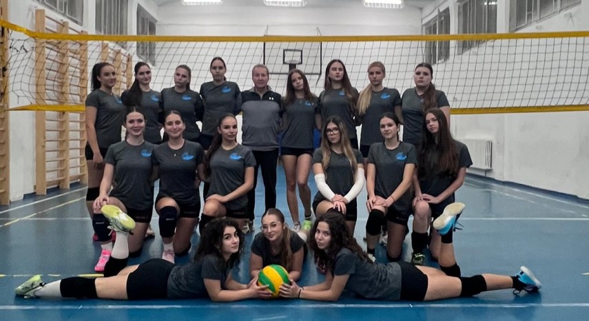 volei fetele de la cs laguna bp hasdeu constanta pe locul doi dupa primul turneu din campionatul national volei fetele de la cs laguna bp hasdeu constanta pe locul doi dupa primul turneu din campionatul national