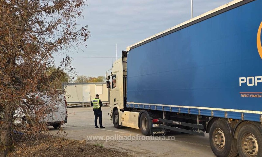 foto controale la granita cu ungaria aproximativ 600 de persoane verificate amenzi de 4 000 de lei si foto controale la granita cu ungaria aproximativ 600 de persoane verificate amenzi de 4 000 de lei si
