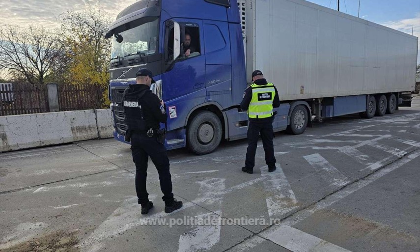 foto controale la granita cu ungaria aproximativ 600 de persoane verificate amenzi de 4 000 de lei si foto controale la granita cu ungaria aproximativ 600 de persoane verificate amenzi de 4 000 de lei si