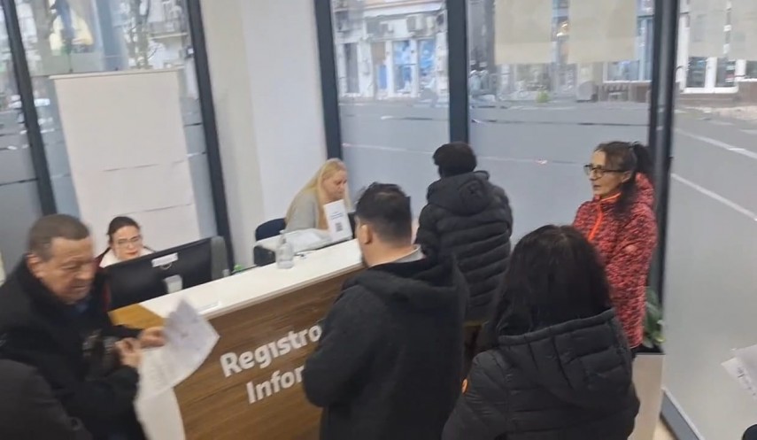 foto video cetatenii din constanta s au prezentat la ghiseele spit de pe bulevardul tomis pentru plata foto video cetatenii din constanta s au prezentat la ghiseele spit de pe bulevardul tomis pentru plata