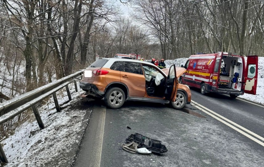 foto accident rutier grav in judetul sibiu trei autoturisme implicate 922884 foto accident rutier grav in judetul sibiu trei autoturisme implicate 922884