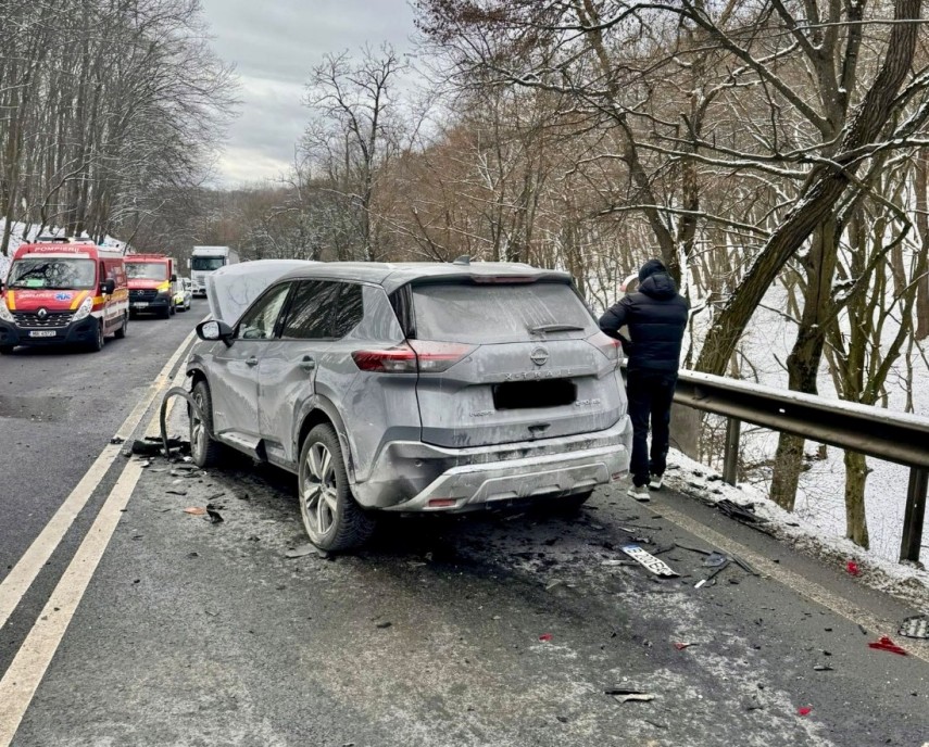 foto accident rutier grav in judetul sibiu trei autoturisme implicate 922884 foto accident rutier grav in judetul sibiu trei autoturisme implicate 922884